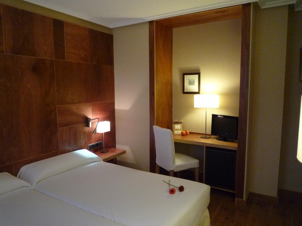 Hotel Picos De Europa Las Arenas Zimmer foto