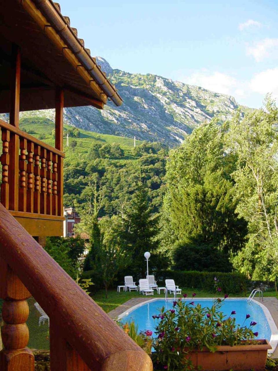 Hotel Picos De Europa Las Arenas Exterior foto